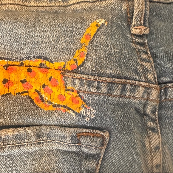 MOTHER High Rise Looker Ankle Fray Jeans Leopard Painted Shoot to Thrill Size 26 - Picture 4 of 12